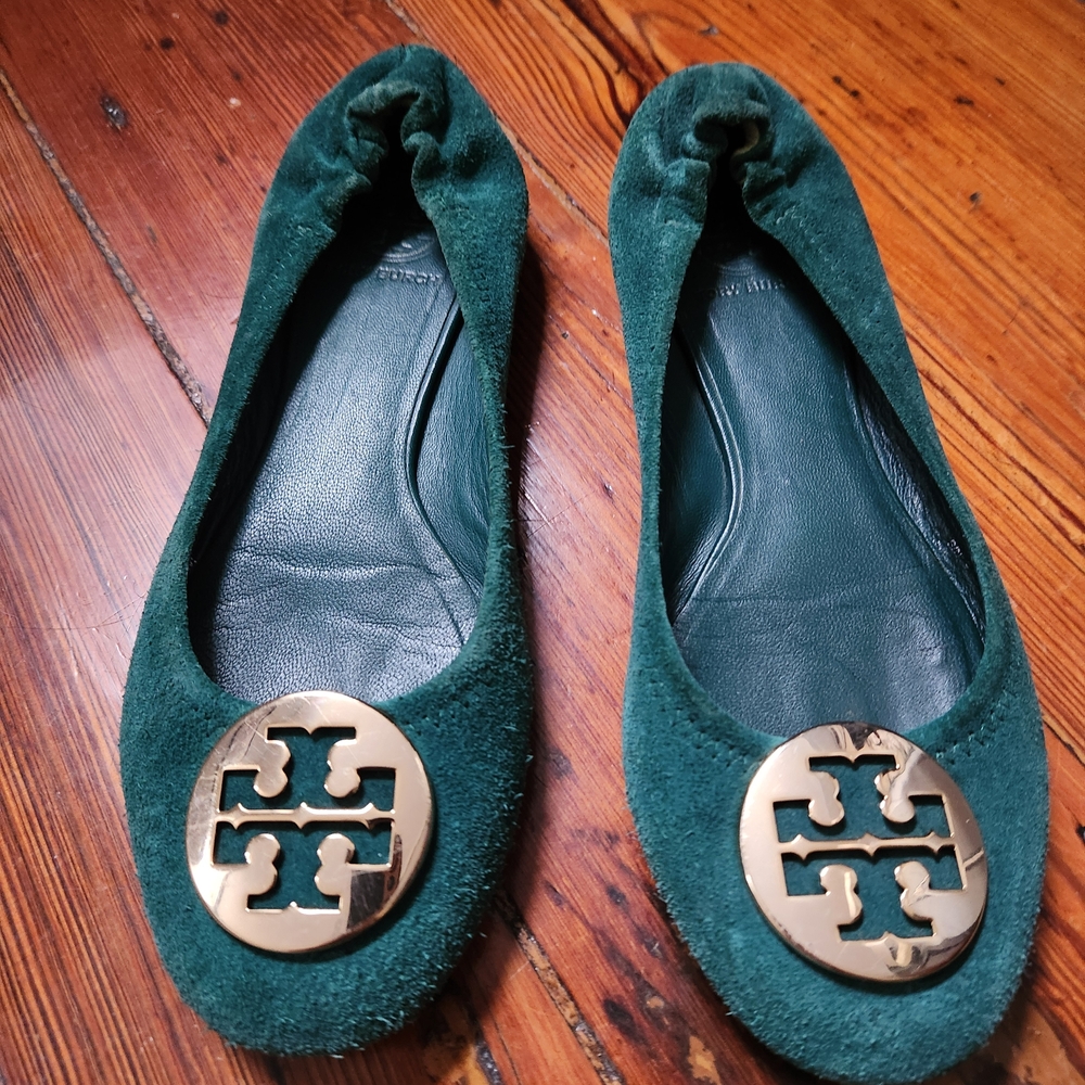 Tory Burch Minnie Forest Green Suede Flats with Gold Emblem Size 8 Womens Shoe